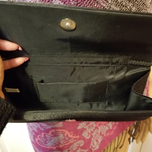 Black and Silver /Gray Clutch - Picture 7 of 8